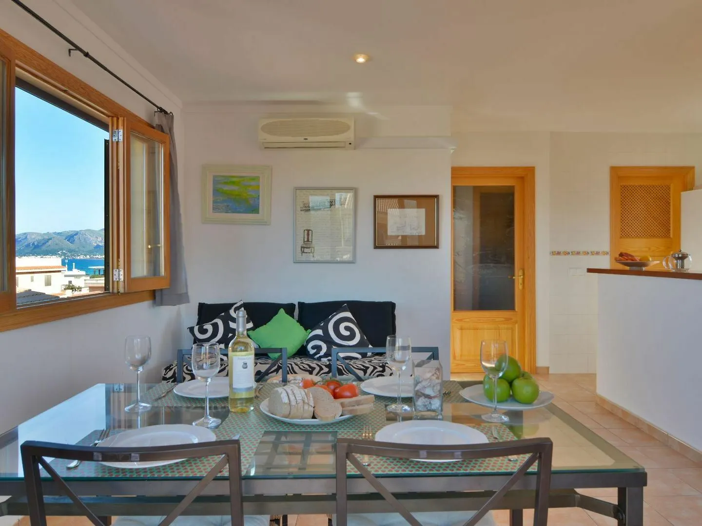 Sea Side Apartment 200 Mts From The Beach In Son Serra ソン・セッラ・デ・マリーナ